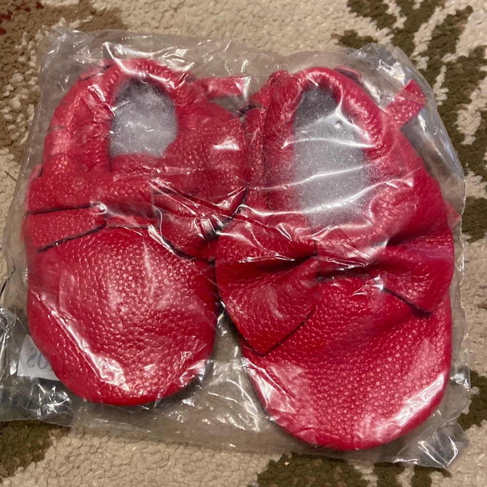 Baby moccasins- red